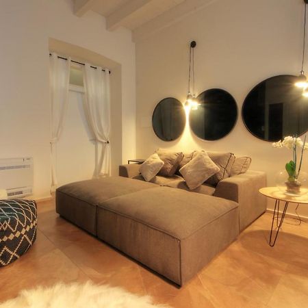 Urban Central Suites กาญารี ภายนอก รูปภาพ