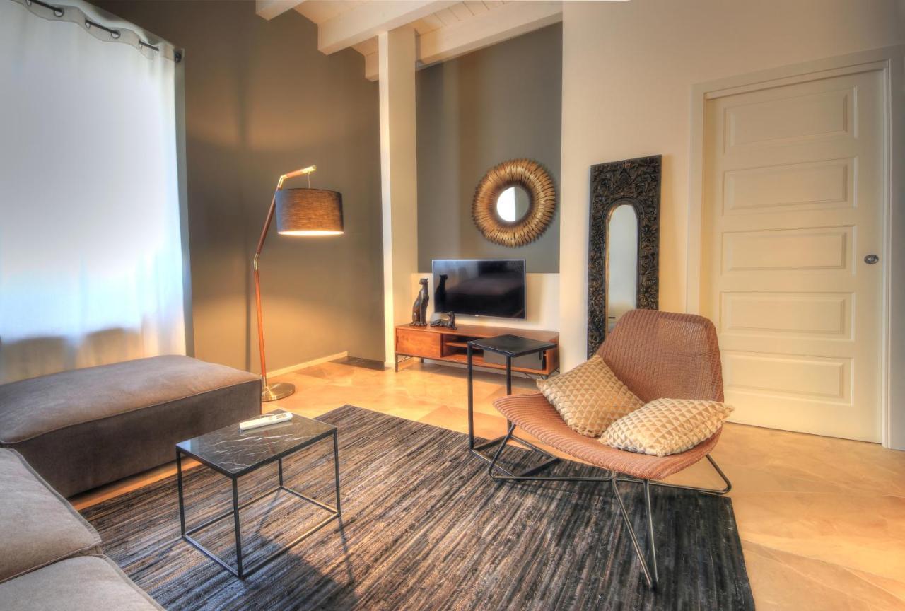 Urban Central Suites กาญารี ภายนอก รูปภาพ