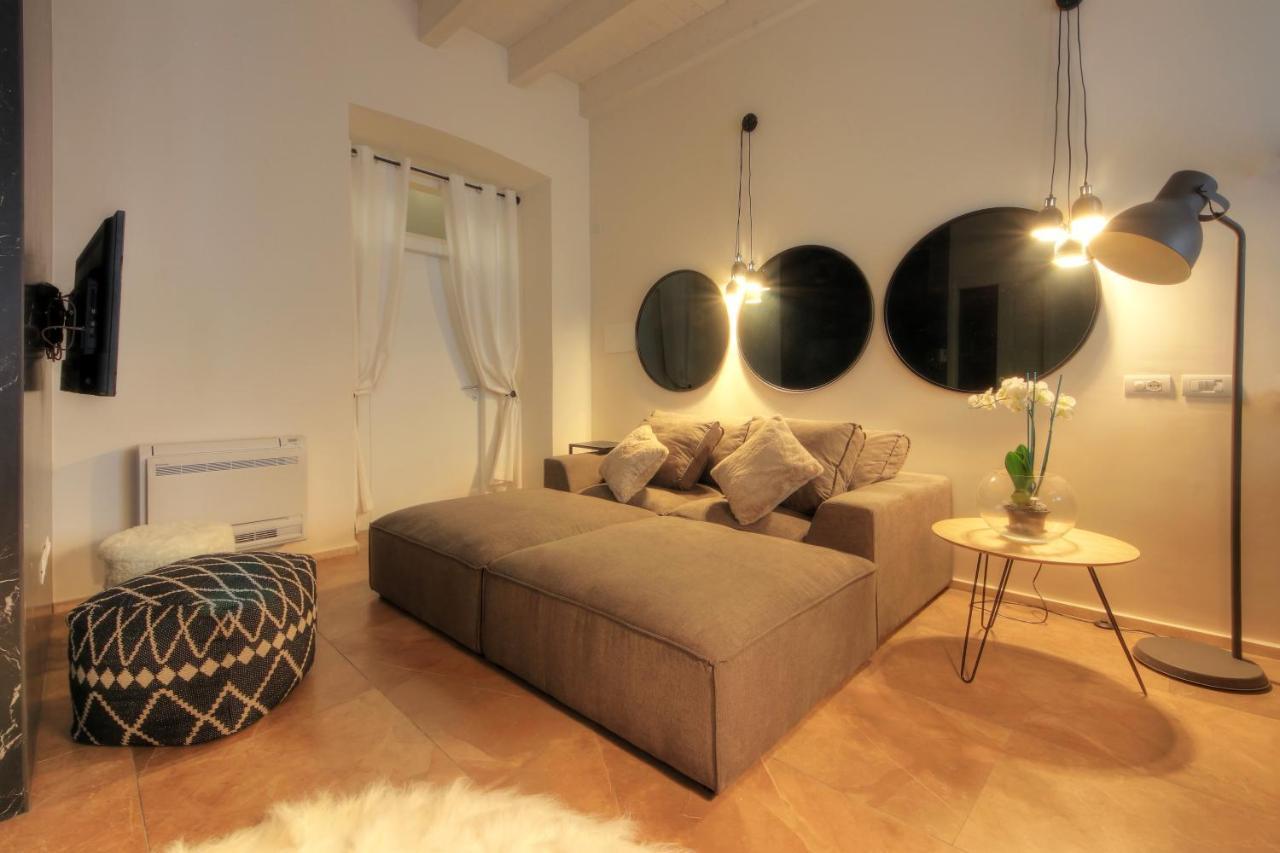 Urban Central Suites กาญารี ภายนอก รูปภาพ
